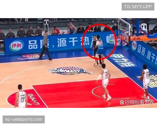 篮球规则中身体接触判罚的尺度与标准解析